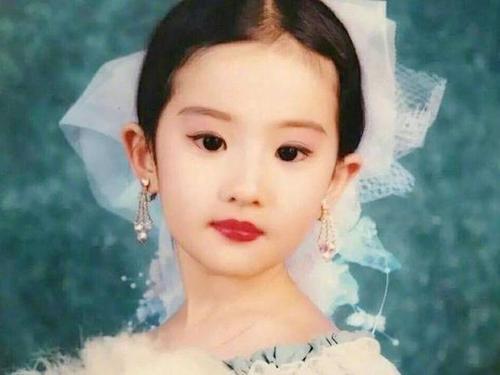 杨采钰秘事：冯女郎的成名史和她背后的