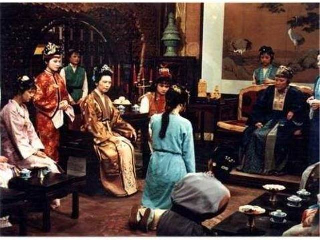 洛丽塔情结产生的原因_洛丽塔情结_洛丽塔感情