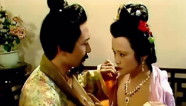 洛丽塔情结产生的原因_洛丽塔感情_洛丽塔情结